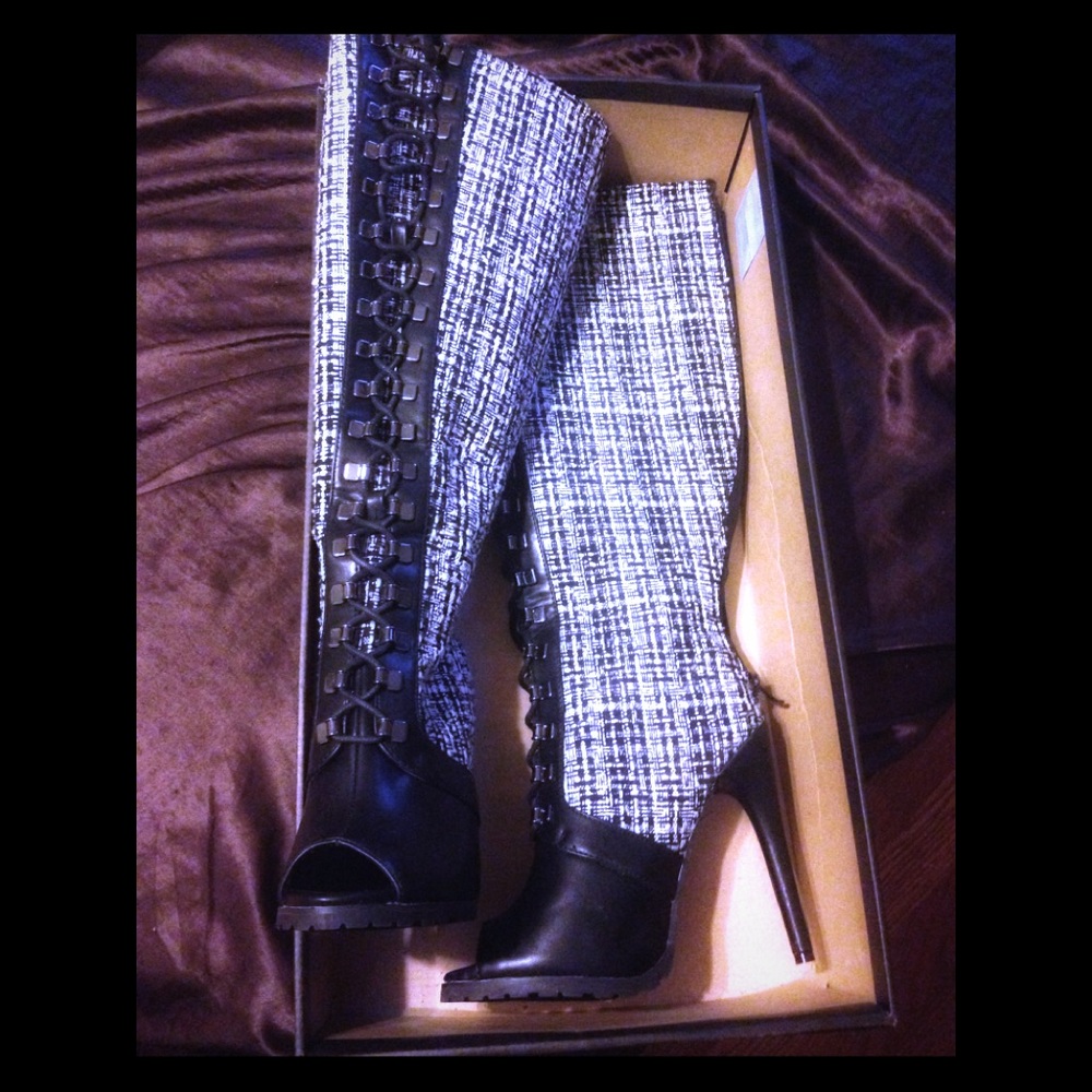 Black & white tweed boucle Knee high boots. New.